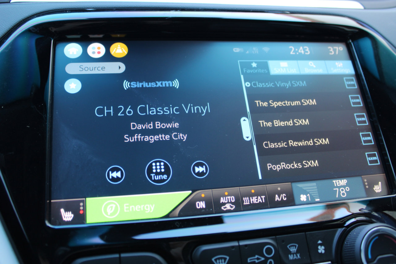 Used 2020 Chevrolet Bolt Premier w/ Infotainment Package image 27