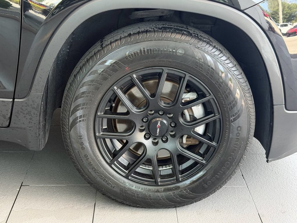 Used 2022 Chevrolet Trax LS w/ Tint and Cruise Package FWD image 9