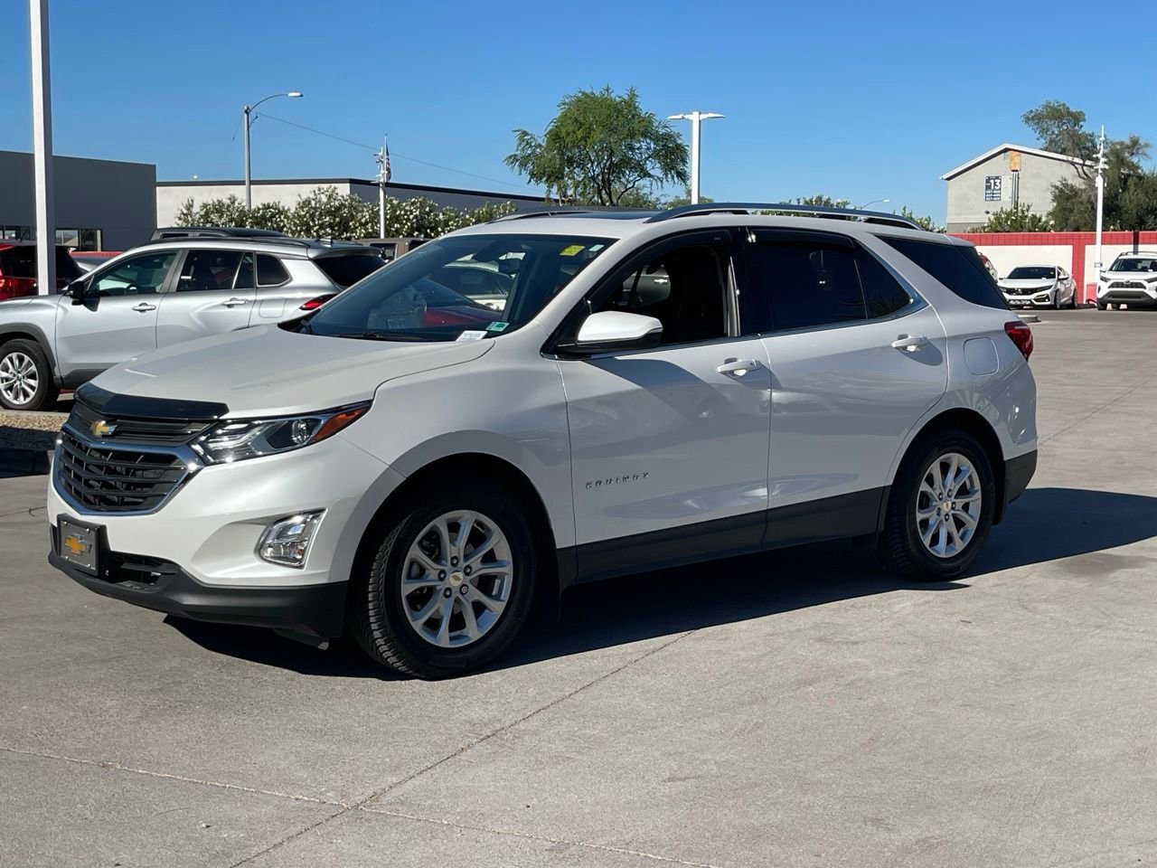 Used 2018 Chevrolet Equinox LT w/ Sun & Infotainment Package image 4