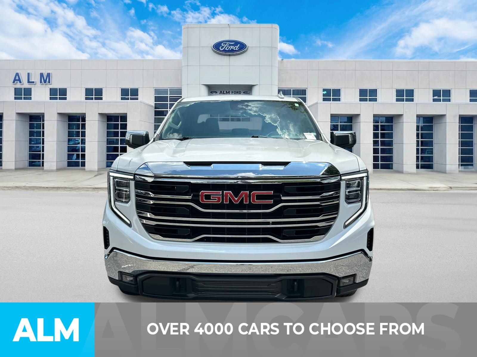 Used 2025 GMC Sierra 1500 SLT RWD image 2