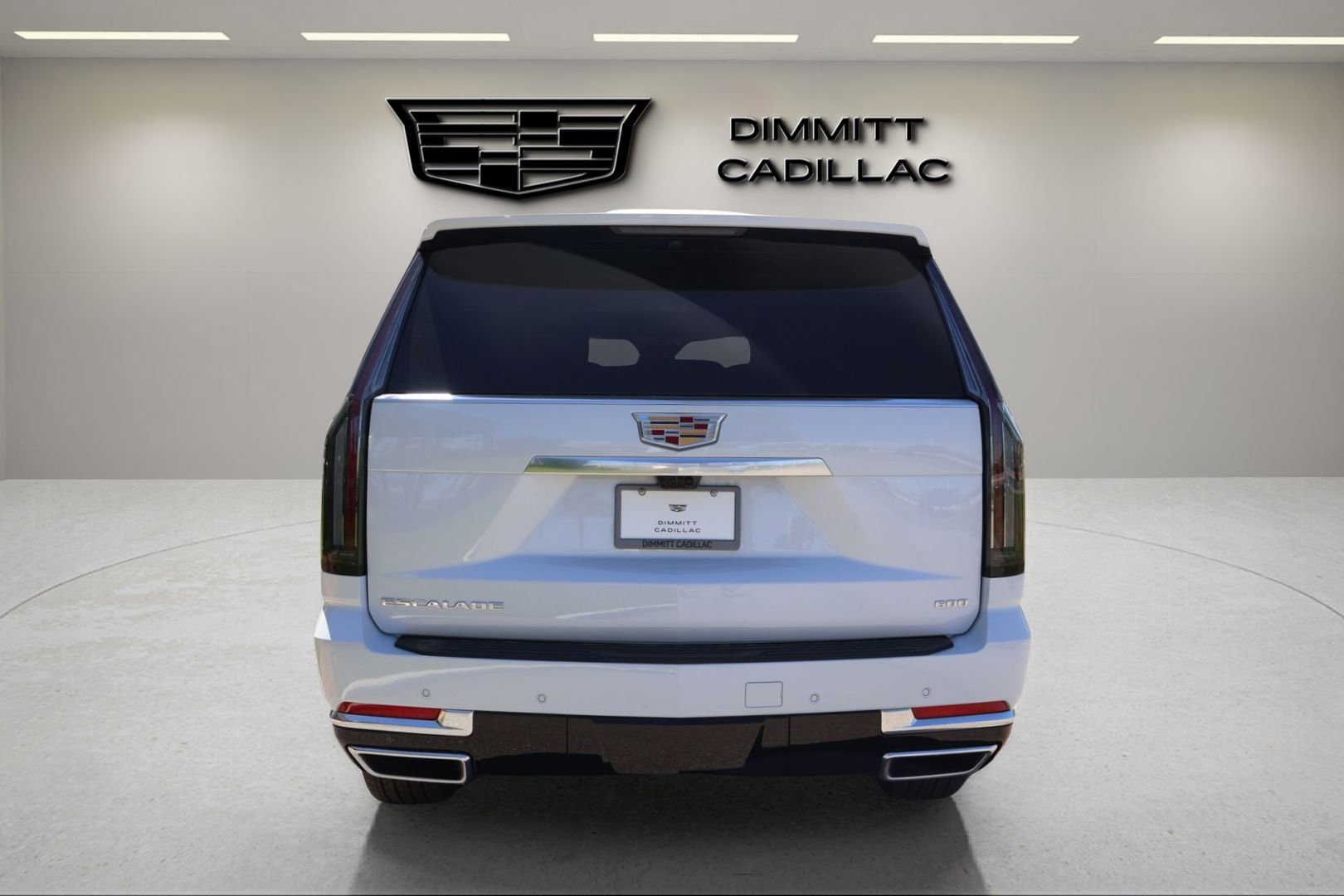 New 2026 Cadillac Escalade ESV Luxury w/ LPO, Floor Liner Package RWD image 4