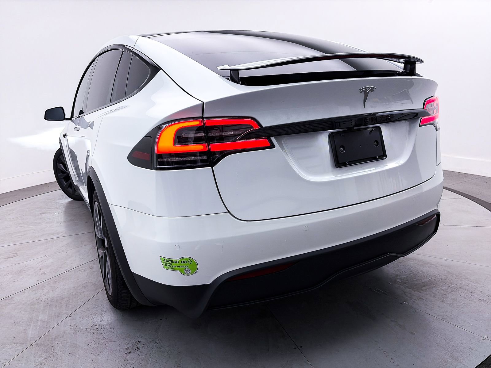 Used 2023 Tesla Model X Standard Range image 8