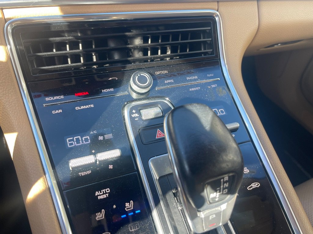 Used 2018 Porsche Panamera image 12