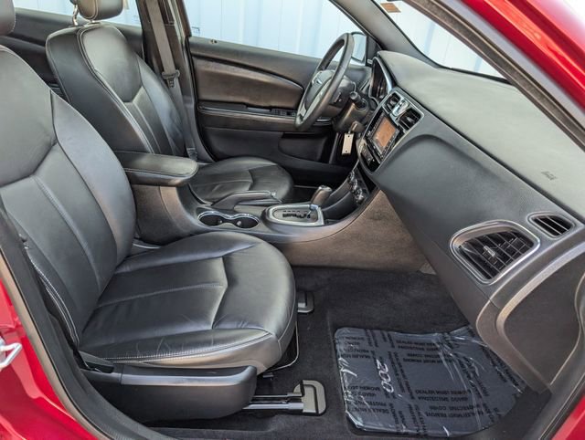 Used 2013 Chrysler 200 Limited image 28