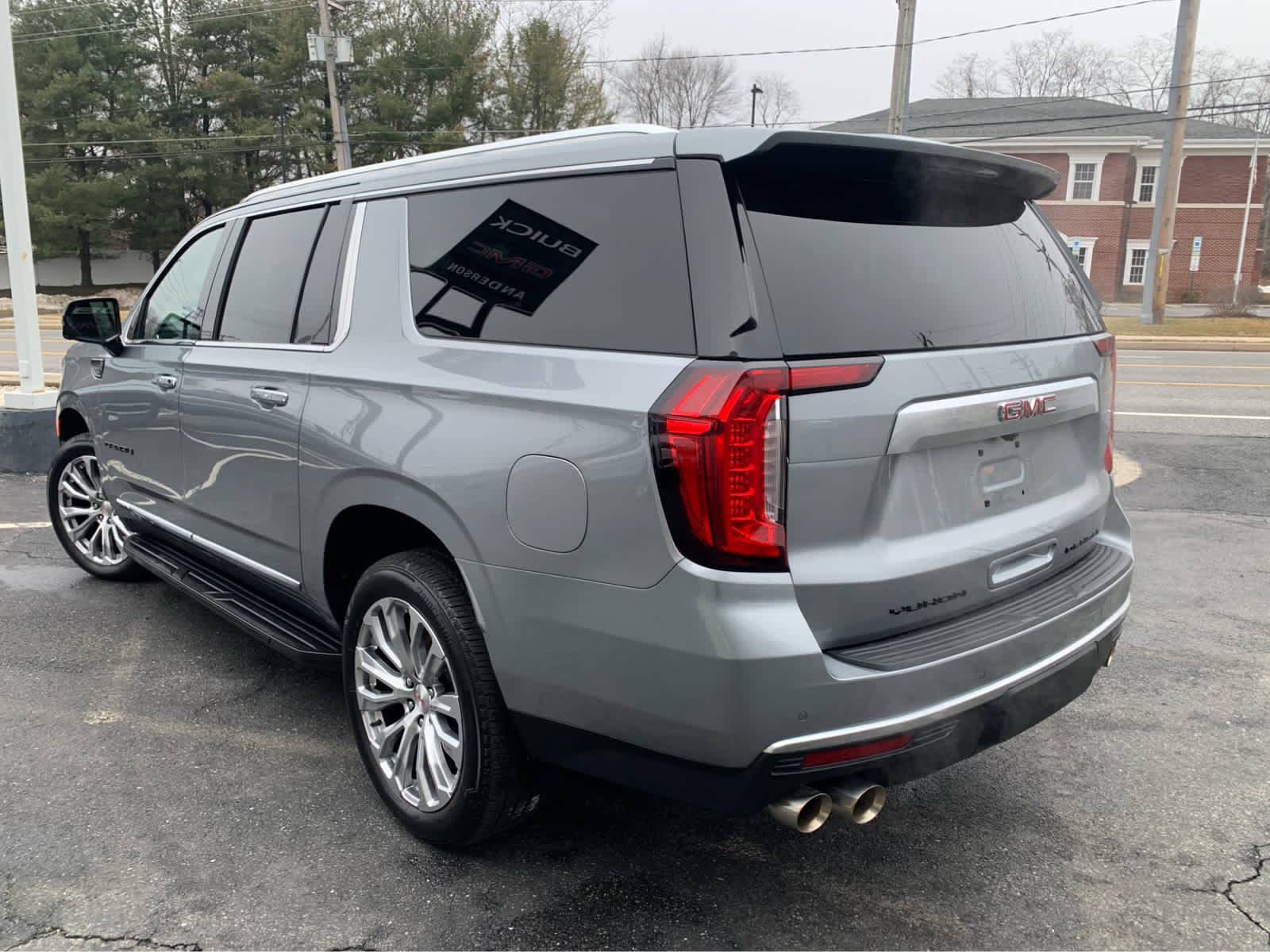 Used 2024 GMC Yukon XL Denali image 4