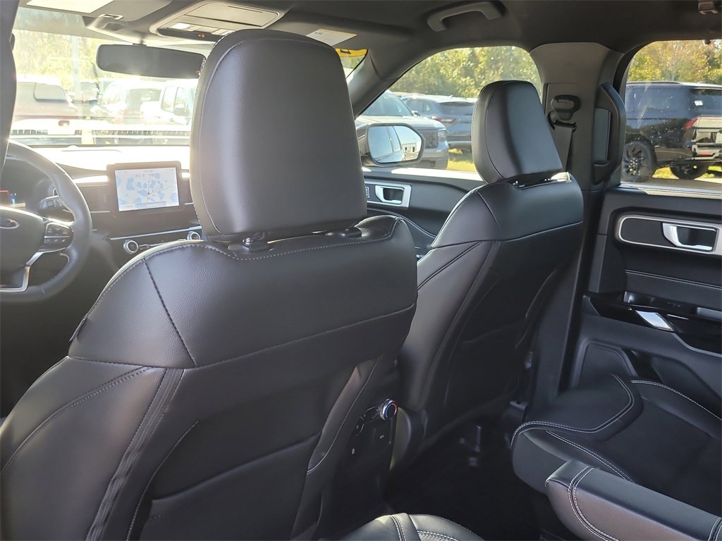 Certified 2022 Ford Explorer ST w/ ST Street Pack image 10
