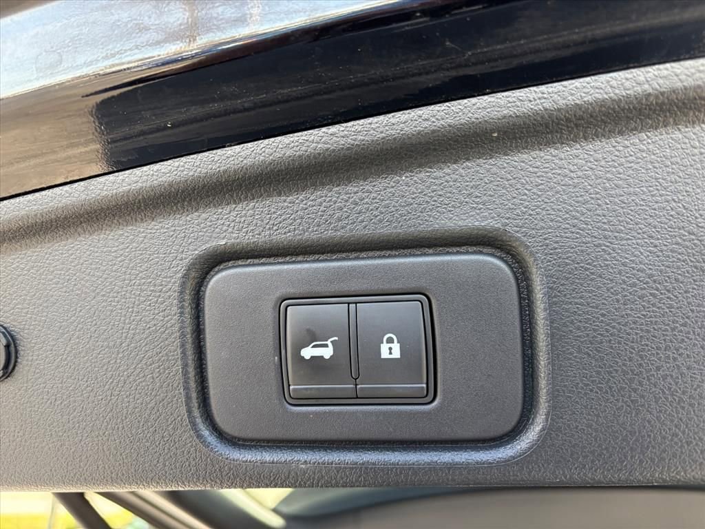 Certified 2022 Nissan Pathfinder SL image 25