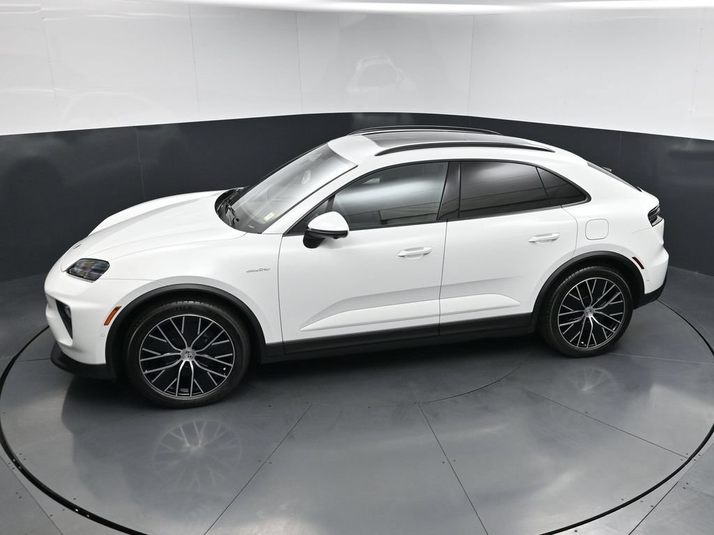 New 2026 Porsche Macan 4 Electric AWD/4WD image 15
