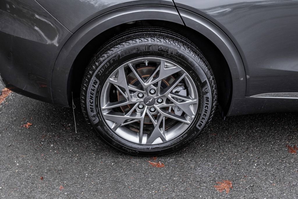 Used 2025 Genesis GV70 2.5T AWD/4WD image 6