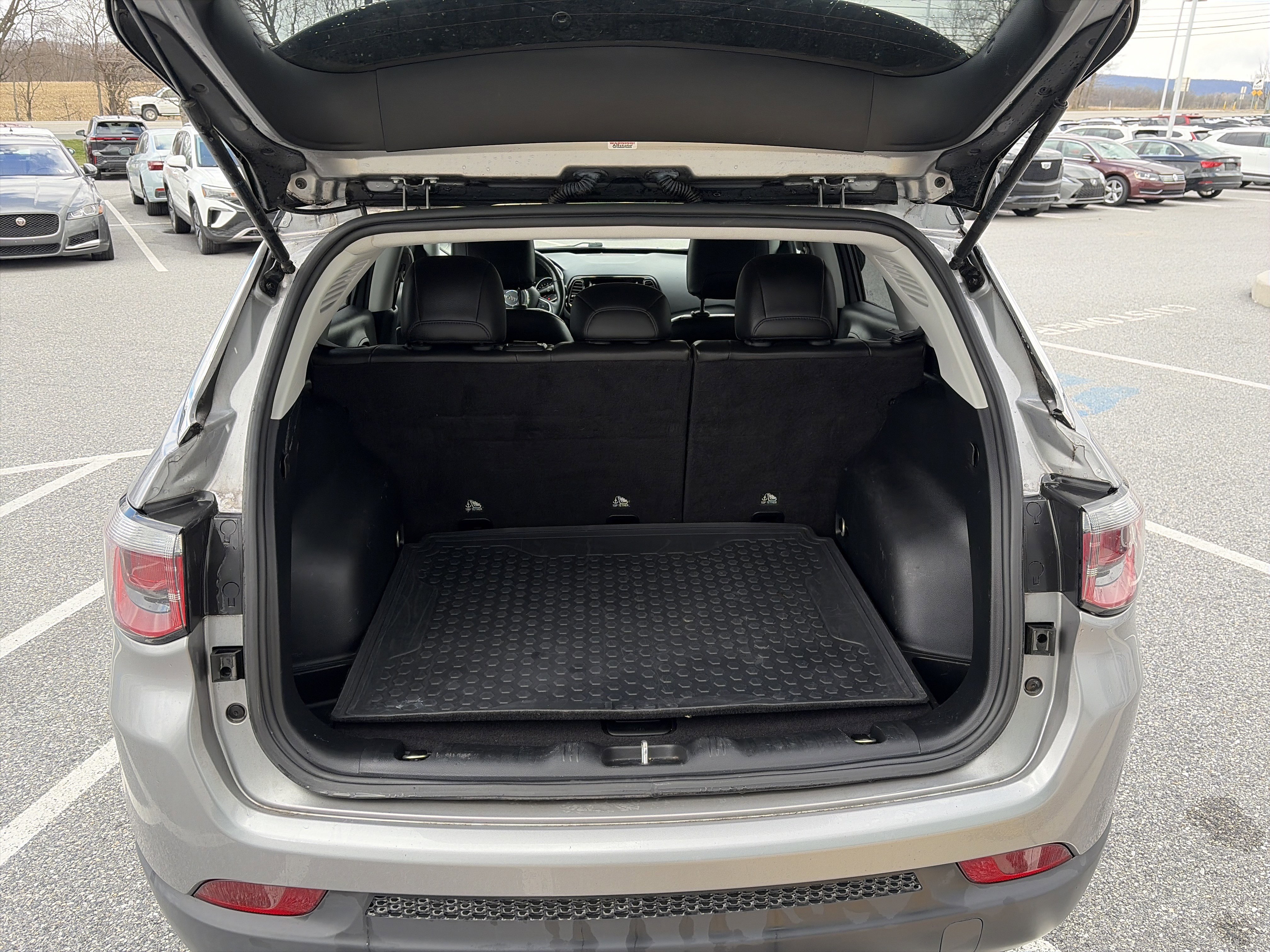 Used 2018 Jeep Compass Limited w/ Navigation Group image 27