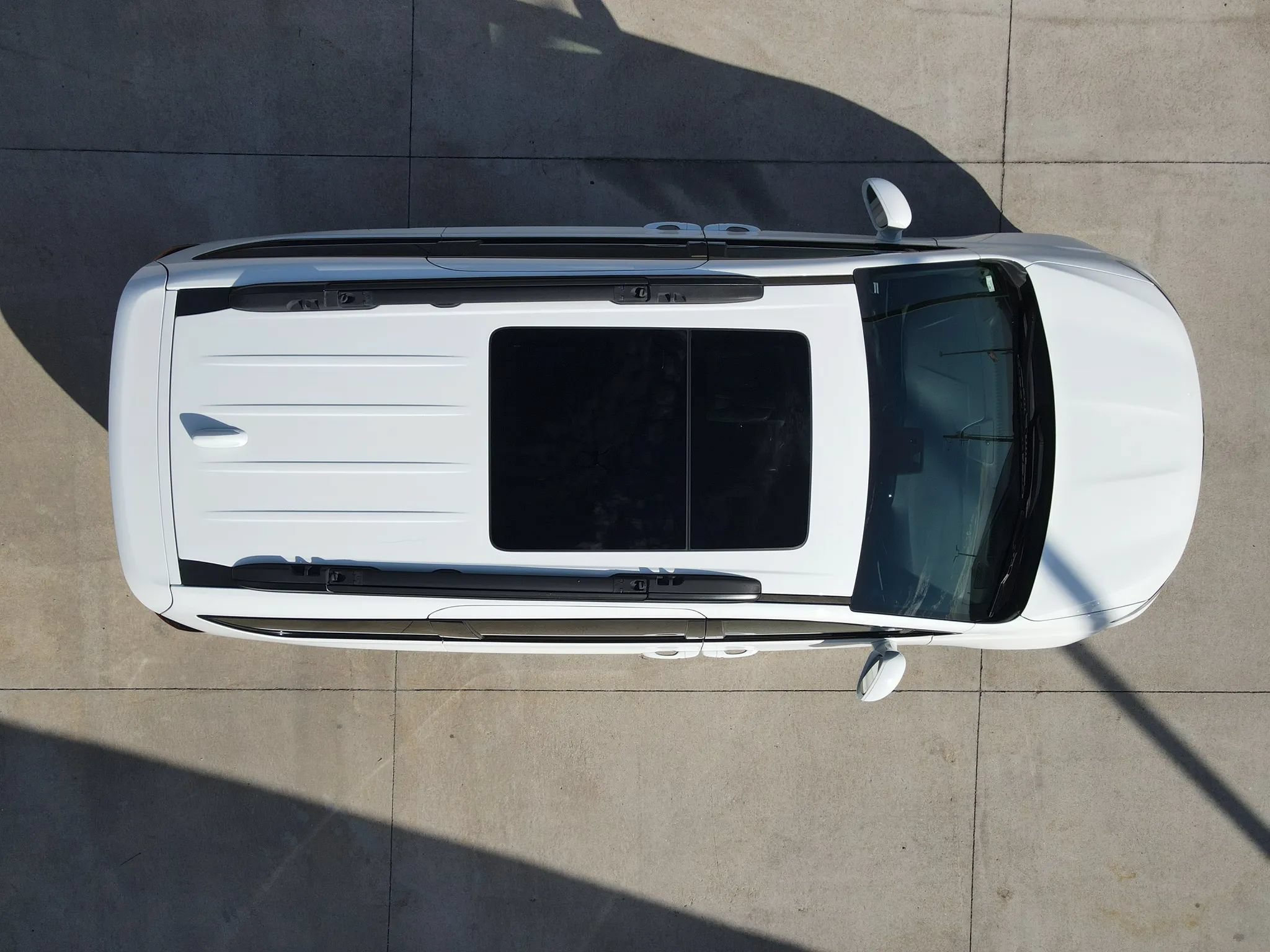 Used 2022 Chrysler Pacifica Touring-L w/ Uconnect Theater Family Group AWD/4WD image 8