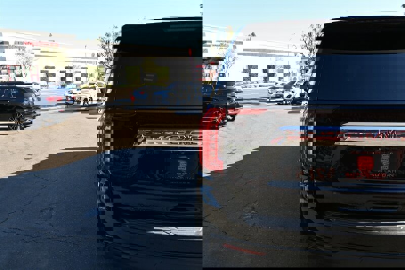 Used 2022 GMC Yukon SLE image 8