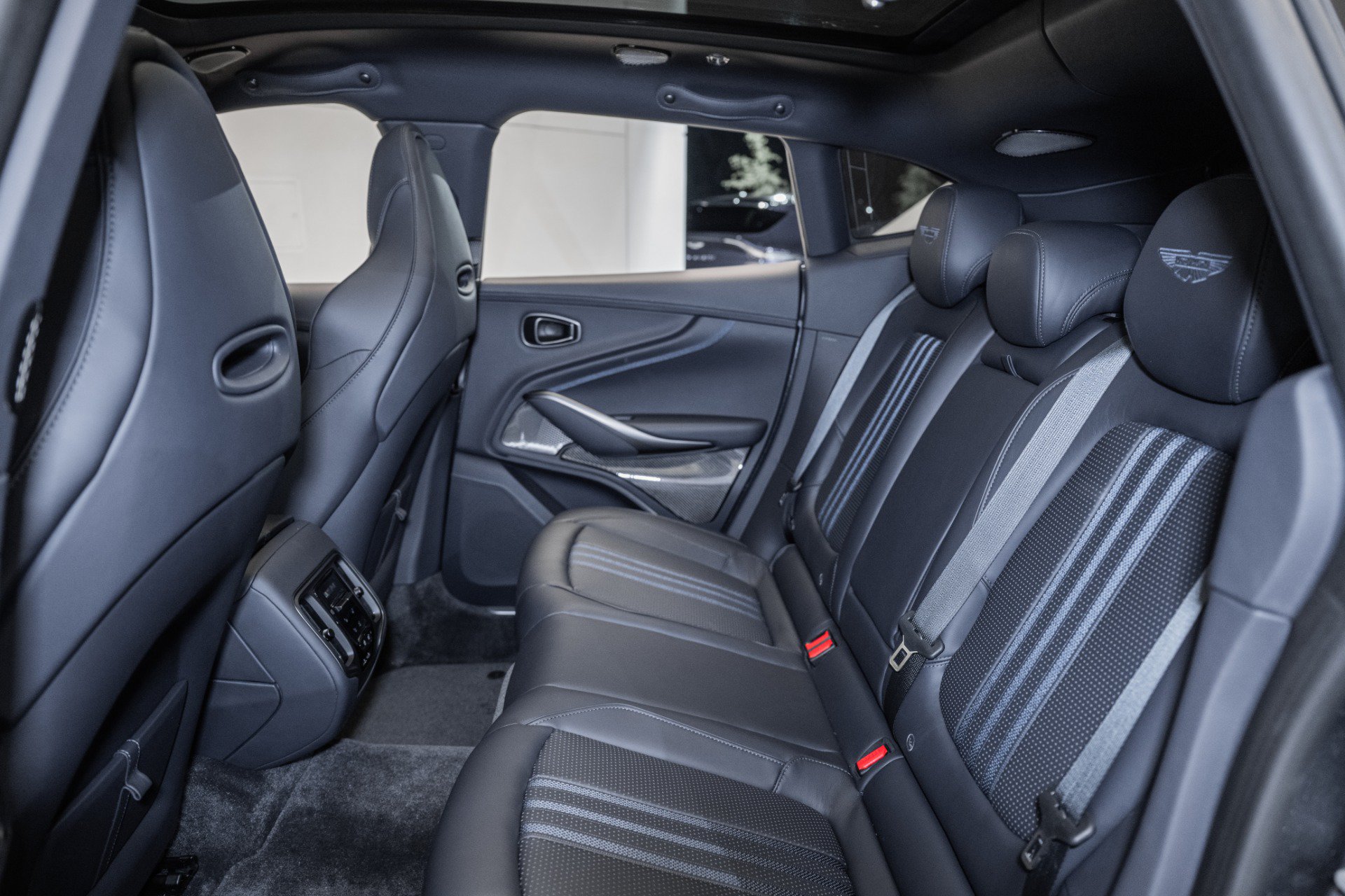 New 2025 Aston Martin DBX 707 AWD/4WD image 14