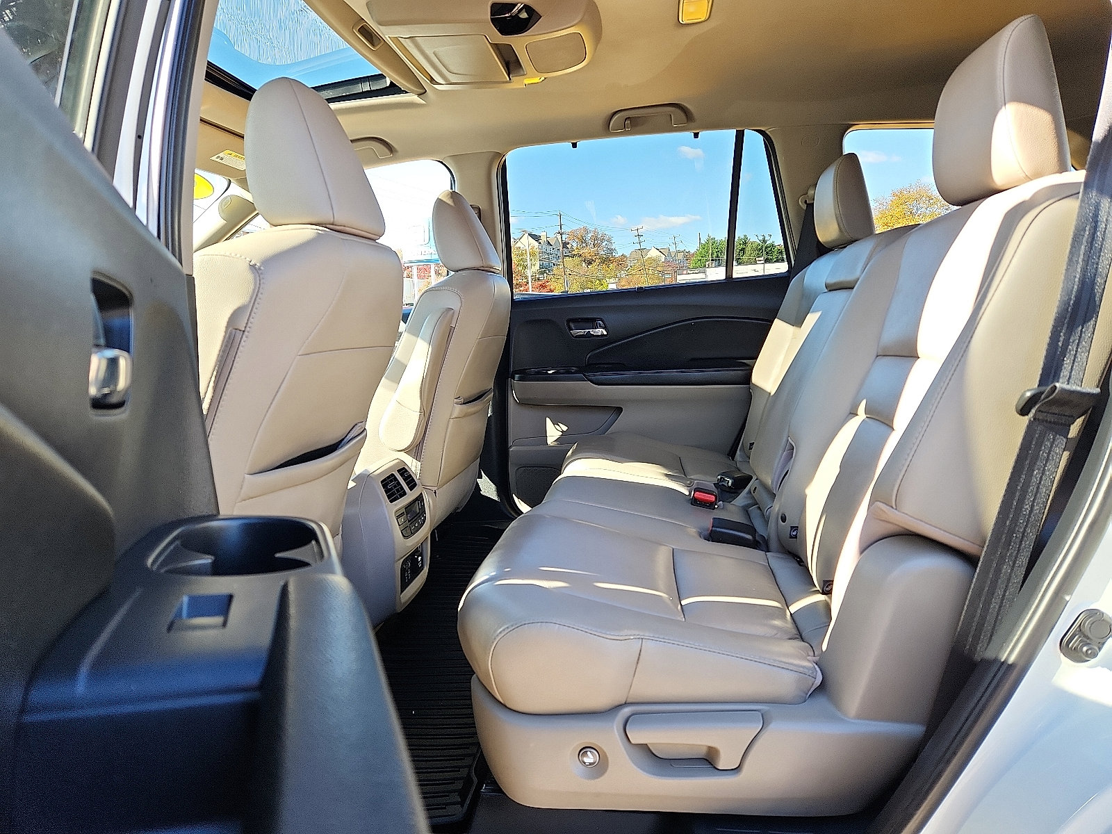 Used 2019 Honda Pilot Touring image 10