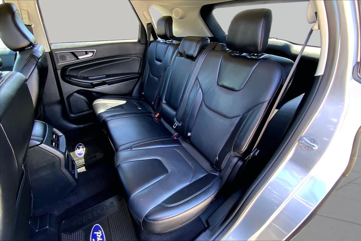 Used 2022 Ford Edge Titanium w/ Equipment Group 301A AWD/4WD image 21