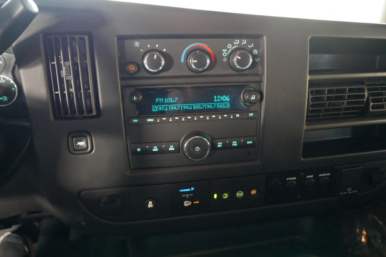 Used 2018 Chevrolet Express 2500 w/ Driver Convenience Package image 15