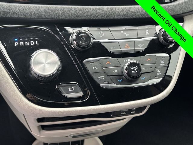 Used 2020 Chrysler Pacifica Touring image 18