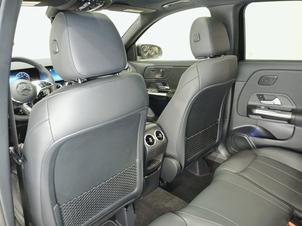 New 2026 Mercedes-Benz GLA 250 4MATIC image 16