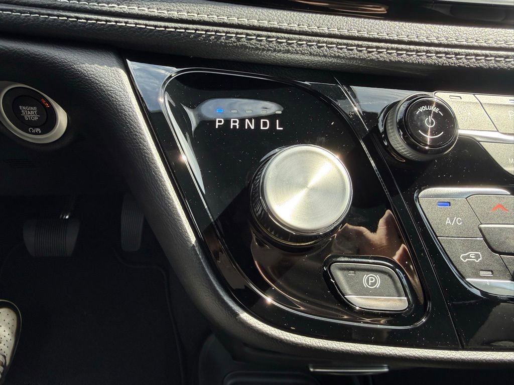 New 2027 Chrysler Pacifica Select FWD image 23