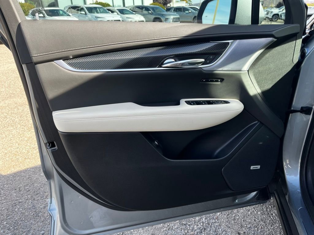 Used 2024 Cadillac XT6 Sport w/ Technology Package image 14