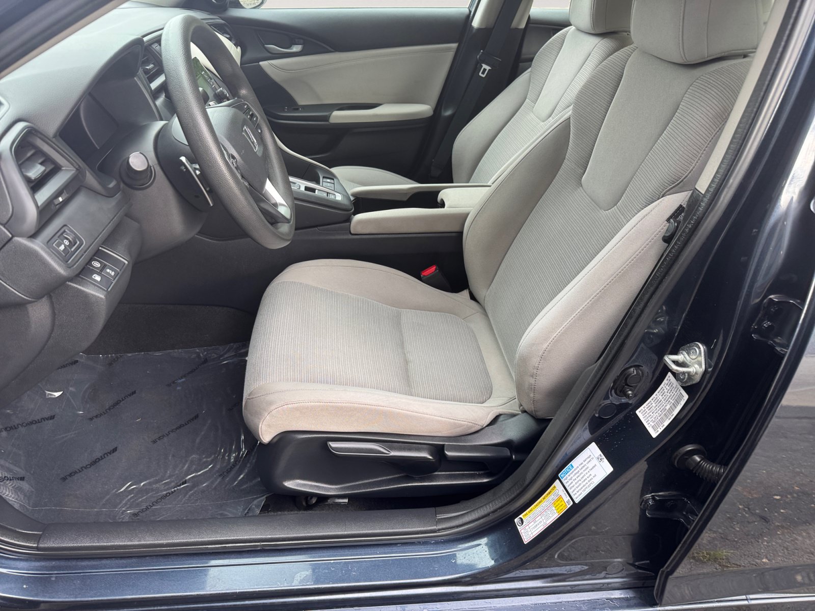 Used 2019 Honda Insight LX image 9
