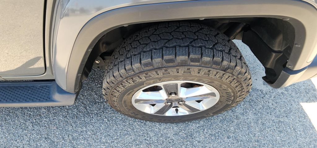 Used 2020 Jeep Wrangler Unlimited Sahara AWD/4WD image 14