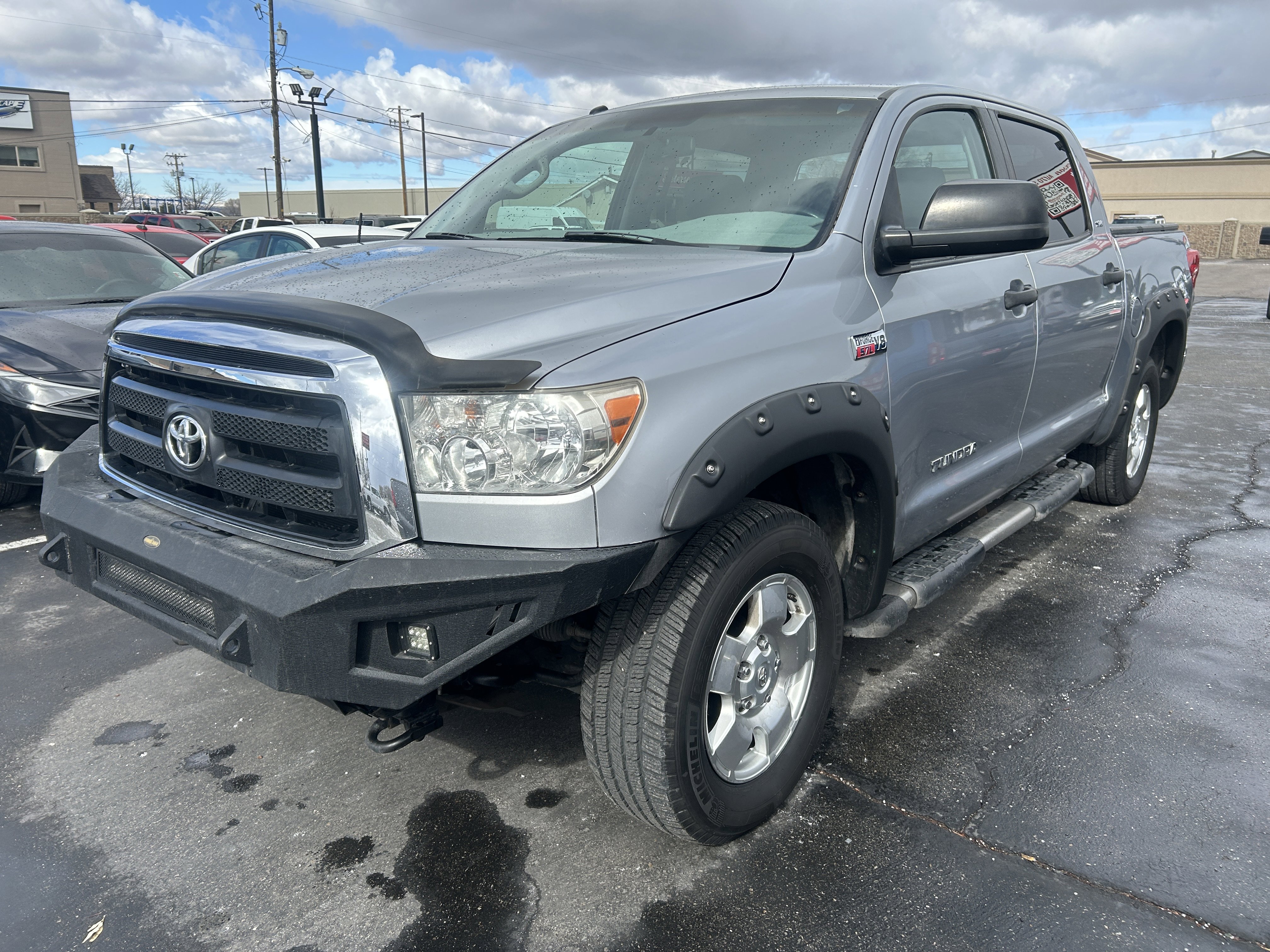 Used 2010 Toyota Tundra 4x4 CrewMax image 2