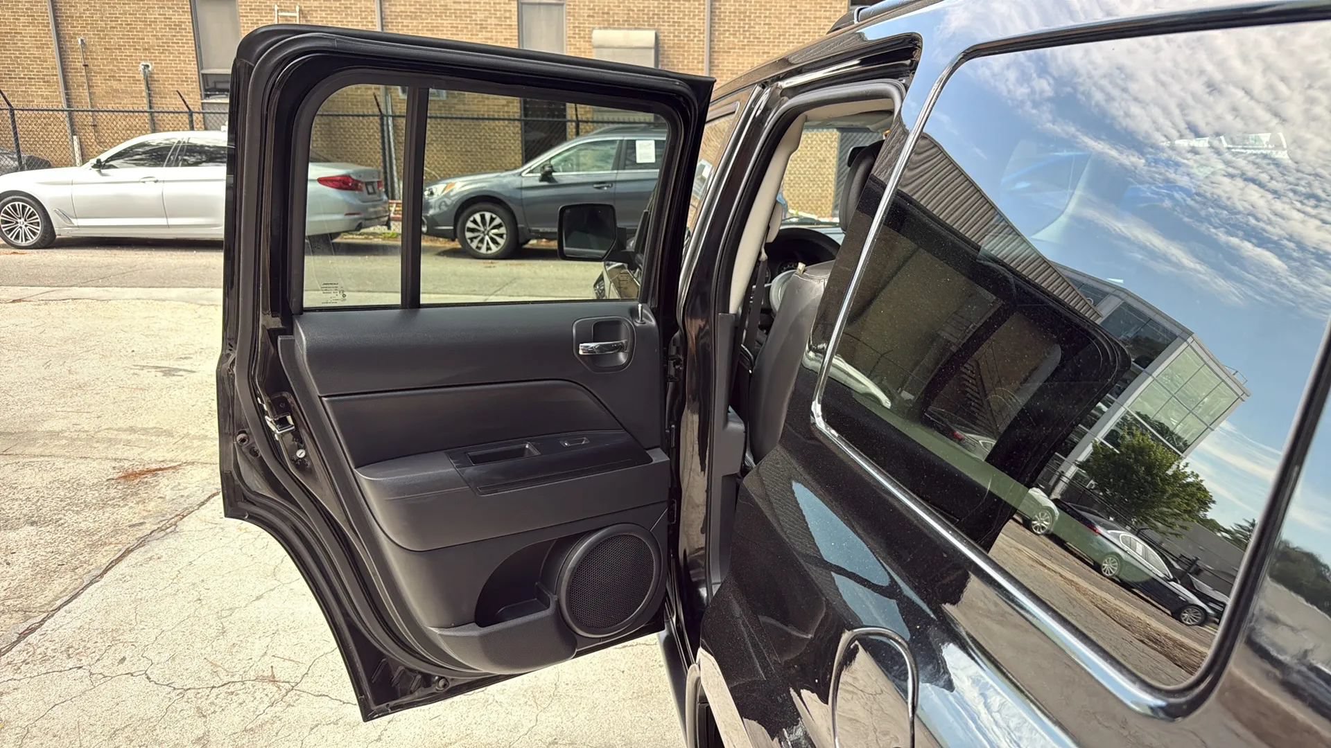 Used 2015 Jeep Patriot High Altitude AWD/4WD image 17