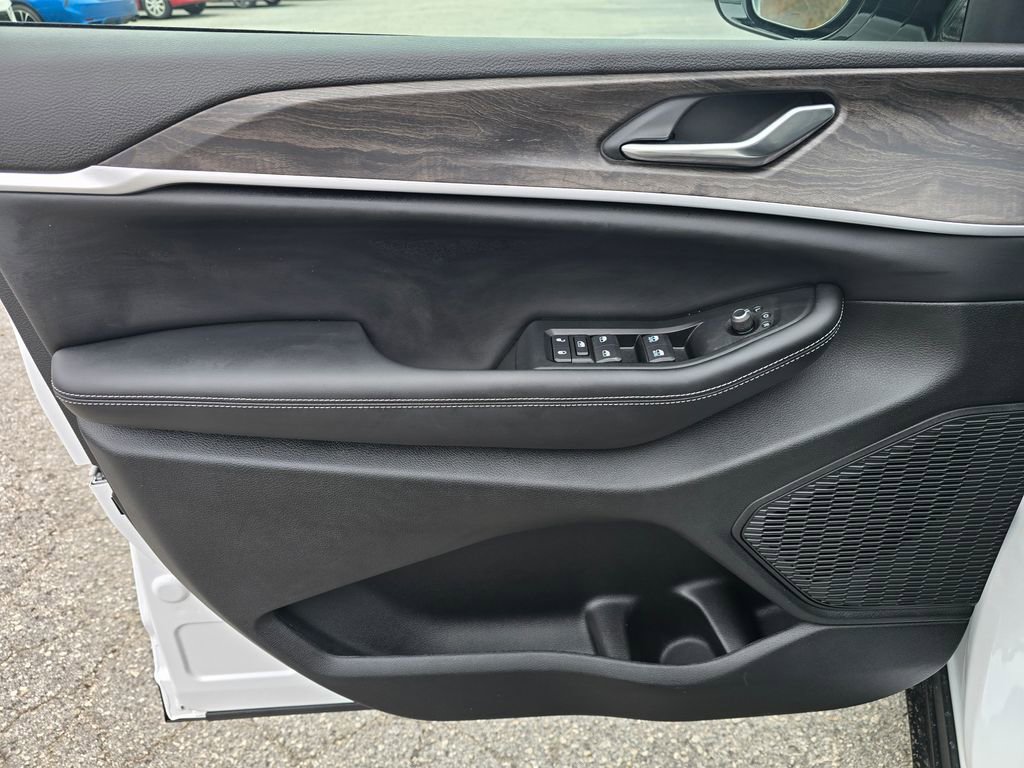 New 2026 Jeep Grand Cherokee Altitude AWD/4WD image 37