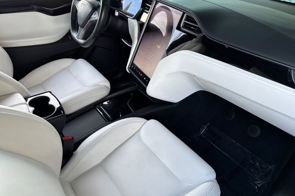 Used 2020 Tesla Model X Long Range image 14