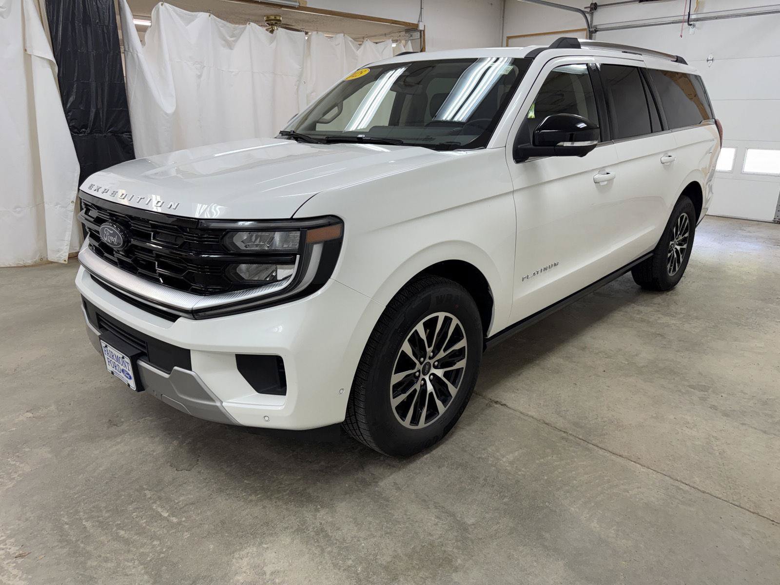 Used 2025 Ford Expedition Max Platinum AWD/4WD image 4