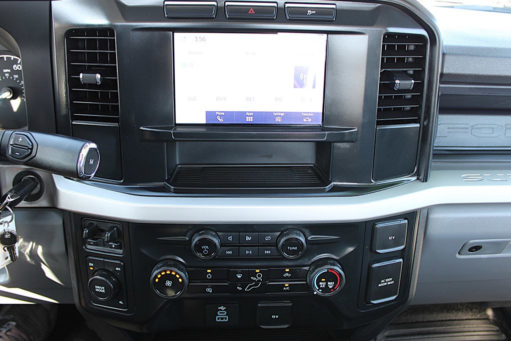 Used 2024 Ford F550 4x4 Regular Cab Super Duty image 24