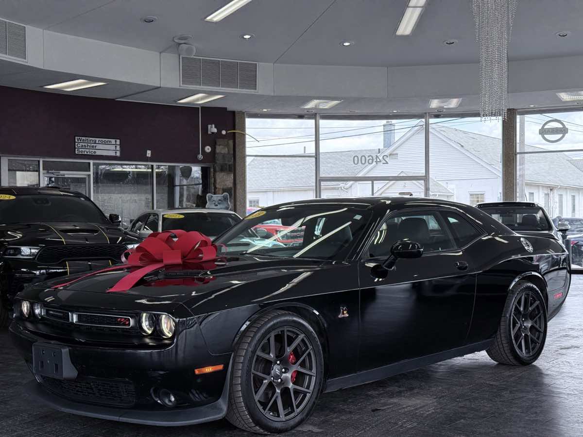 Used 2018 Dodge Challenger R/T Scat Pack w/ Leather Interior Group image 2