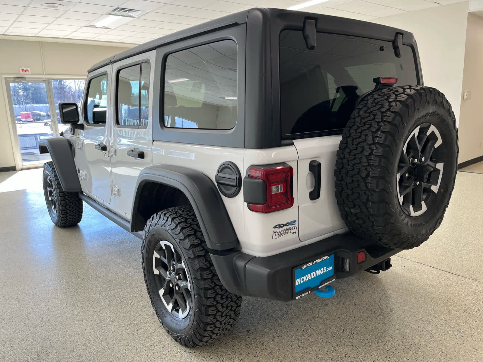 Used 2025 Jeep Wrangler Unlimited Rubicon 4xe w/ Safety Group image 8