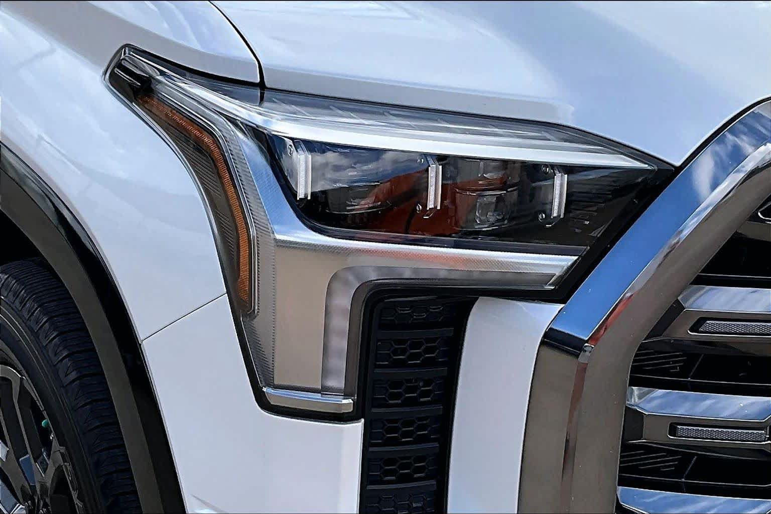 Used 2024 Toyota Tundra Platinum AWD/4WD image 27