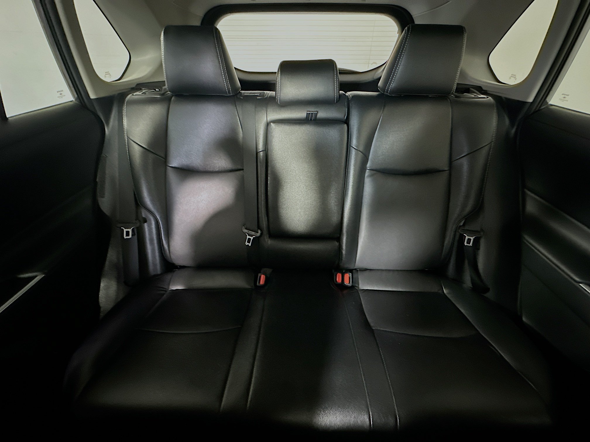 Used 2021 Toyota RAV4 XLE w/ Convenience Package FWD image 30