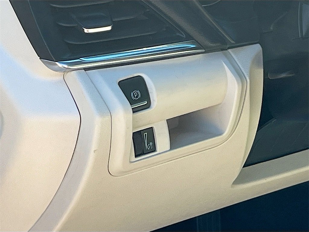 Used 2025 Cadillac CT4 Premium Luxury image 10