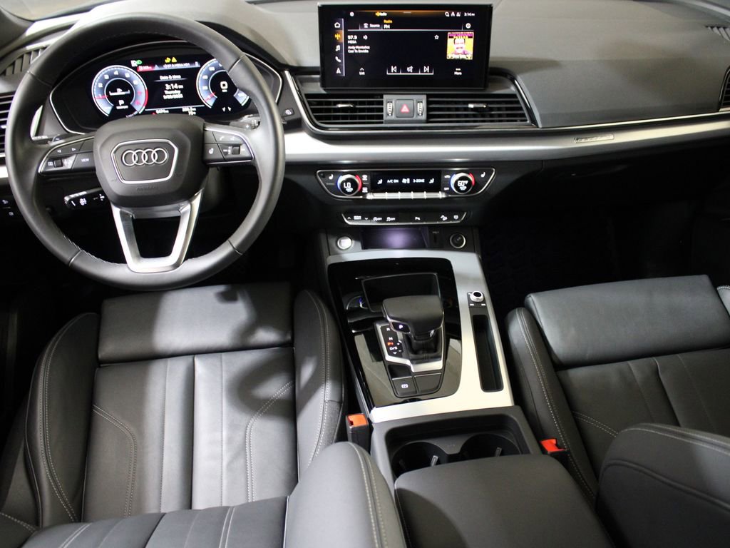 Certified 2025 Audi Q5 2.0T Premium w/ Convenience Plus Package image 12