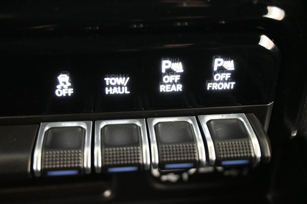 Used 2023 RAM 1500 Laramie AWD/4WD image 15
