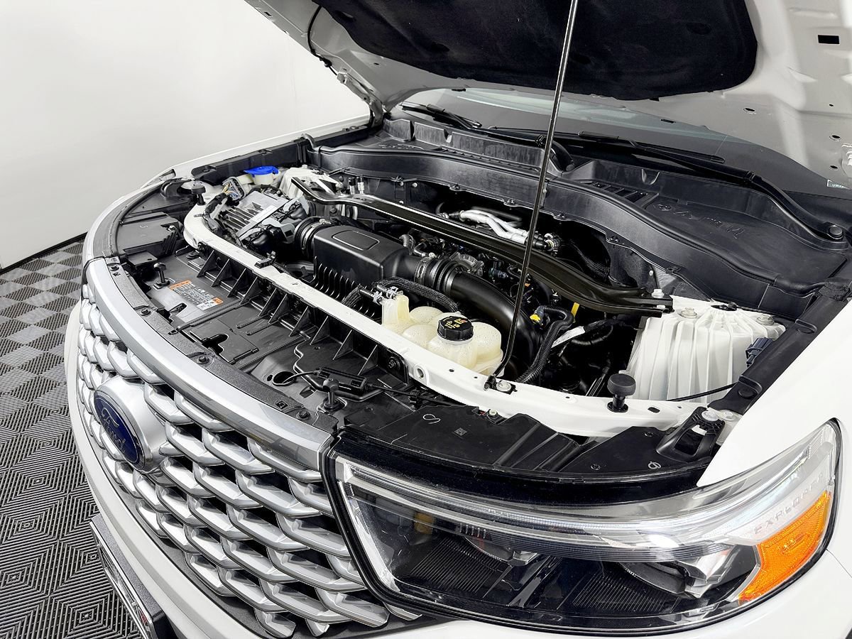 Used 2020 Ford Explorer Platinum w/ Premium Technology Package AWD/4WD image 21