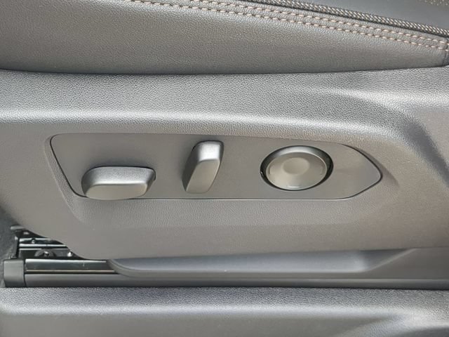 New 2026 Chevrolet Tahoe High Country AWD/4WD image 19