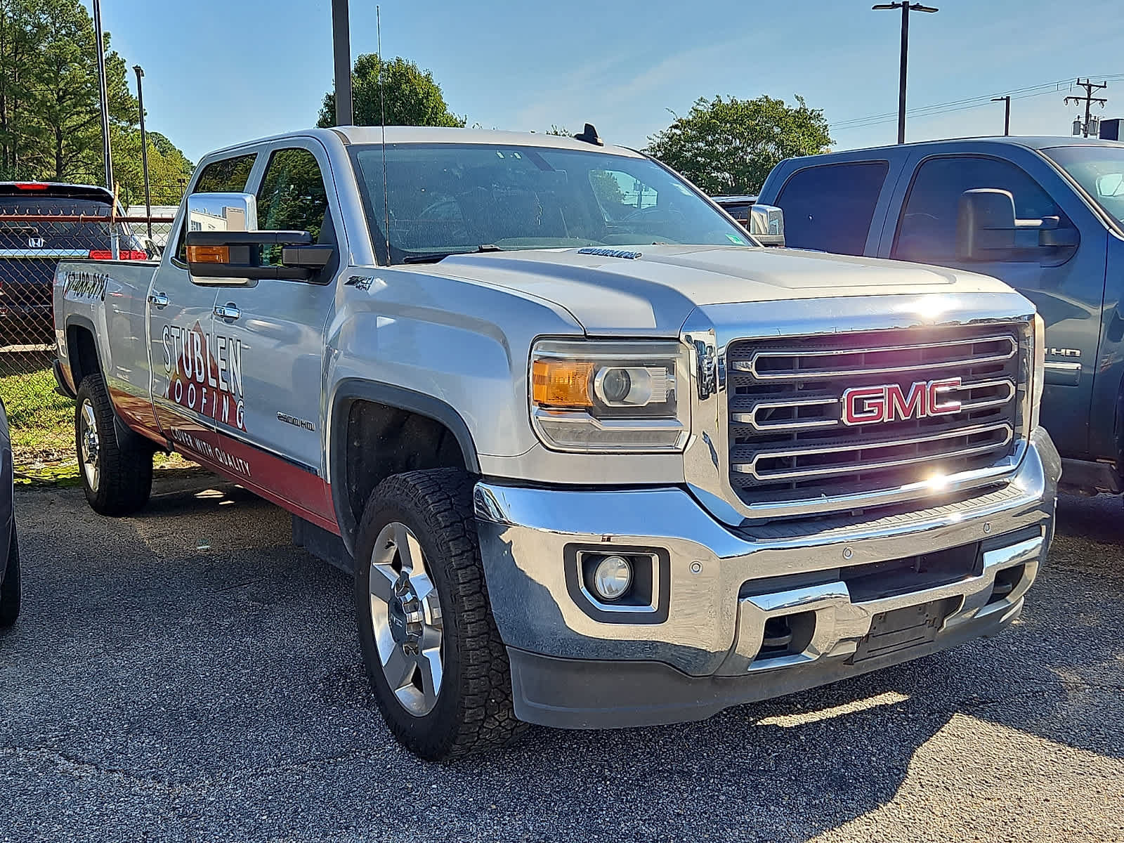 Used 2016 GMC Sierra 2500 SLT w/ Duramax Plus Package AWD/4WD image 2