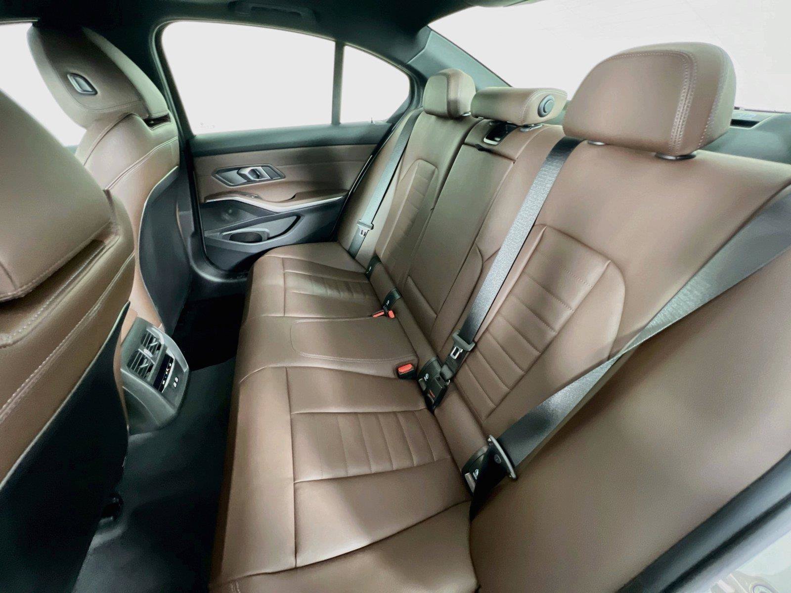 Used 2026 BMW 330i xDrive Sedan w/ Premium Package AWD/4WD image 25