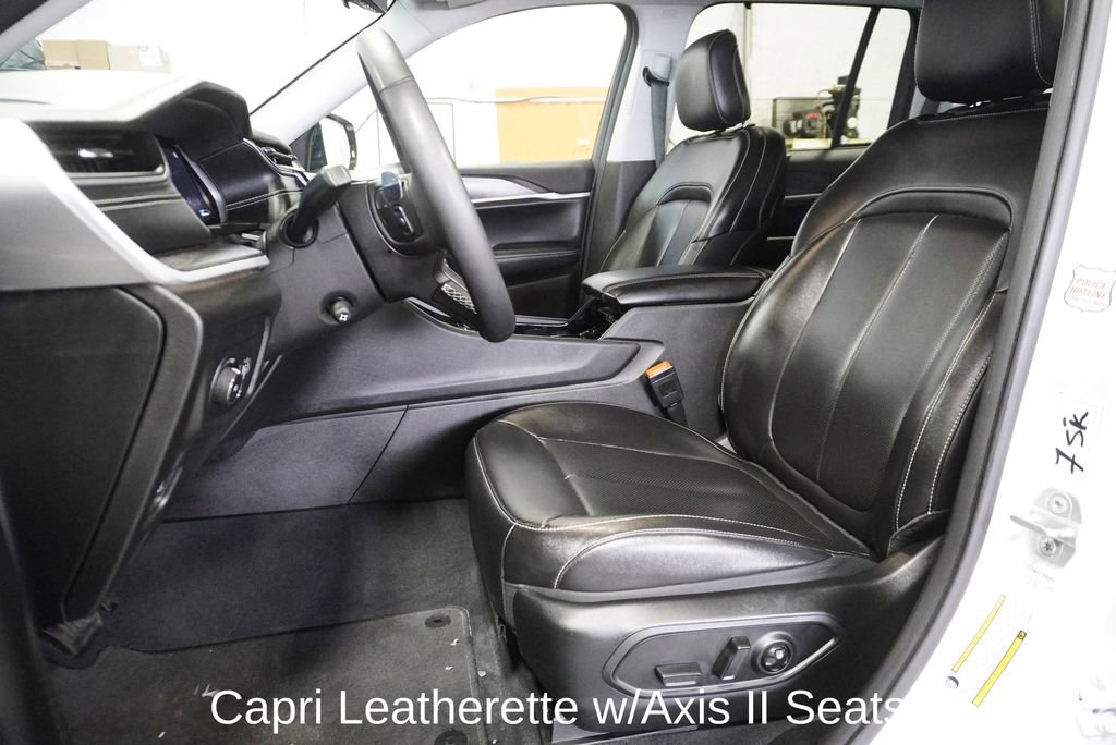 Used 2023 Jeep Grand Cherokee Limited w/ Luxury Tech Group II image 15