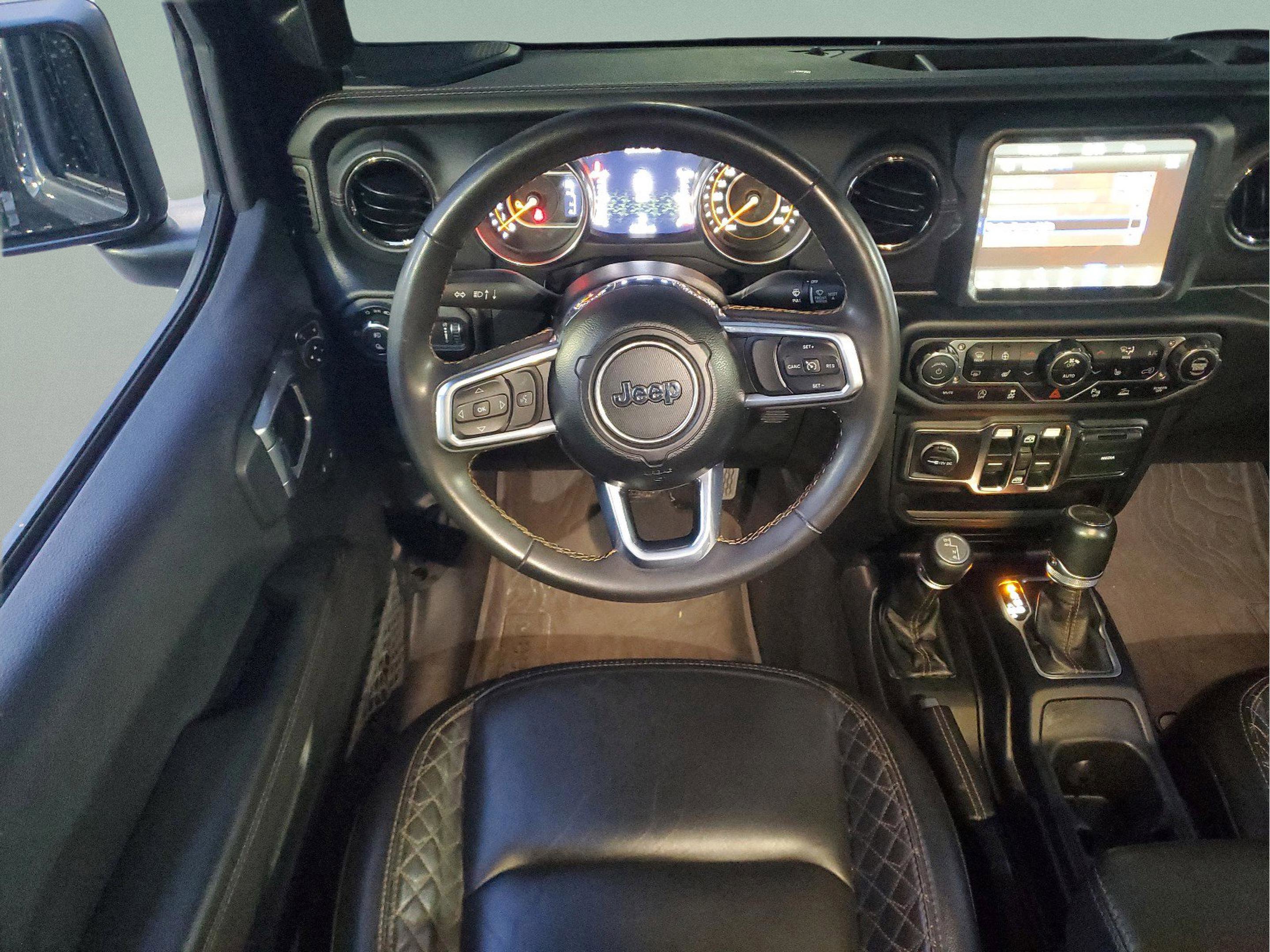 Used 2023 Jeep Gladiator Overland AWD/4WD image 8