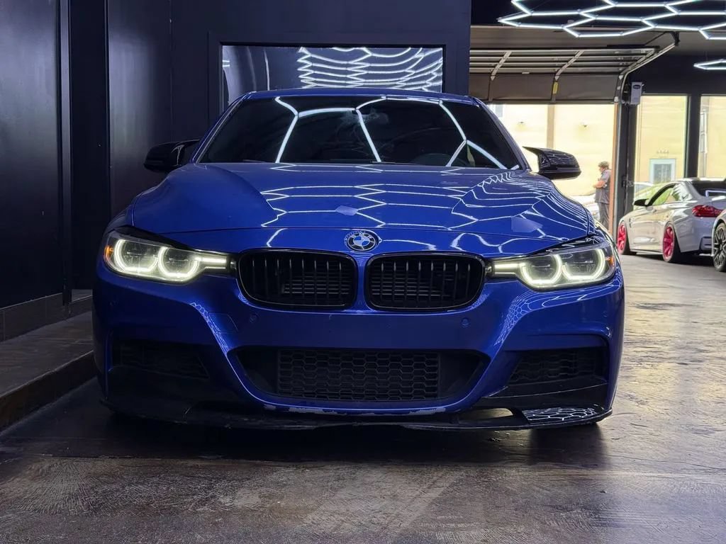 Used 2017 BMW 340i Sedan w/ Technology Package RWD image 2