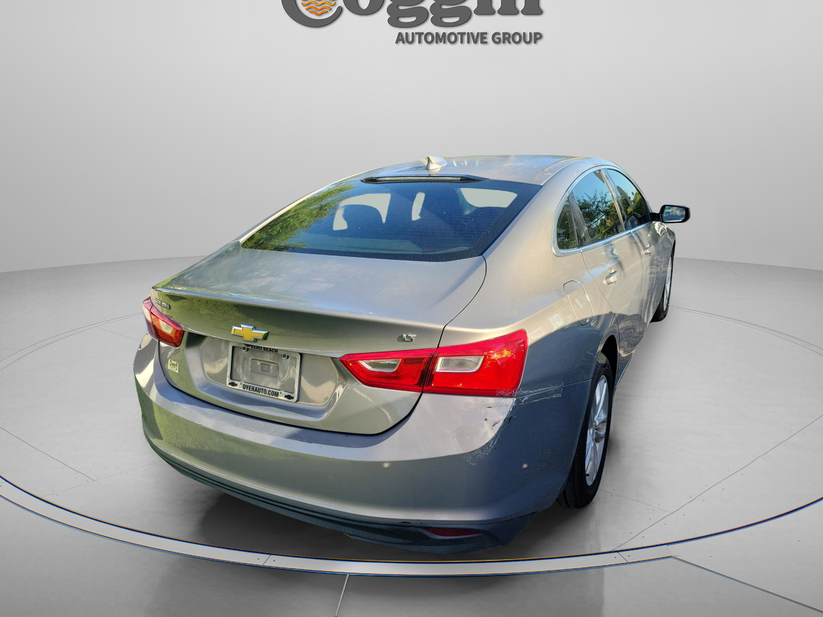 Used 2017 Chevrolet Malibu LT FWD image 5