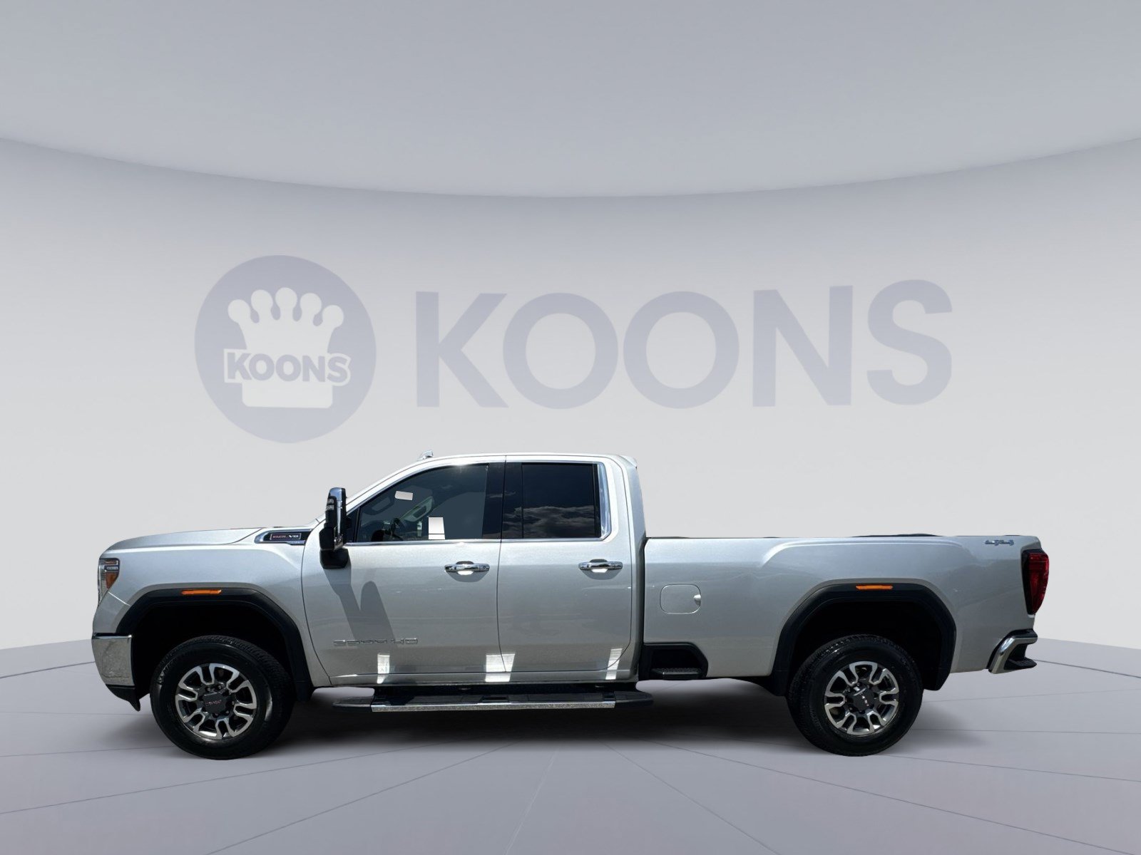 Used 2022 GMC Sierra 2500 SLT w/ SLT Convenience Package AWD/4WD image 2