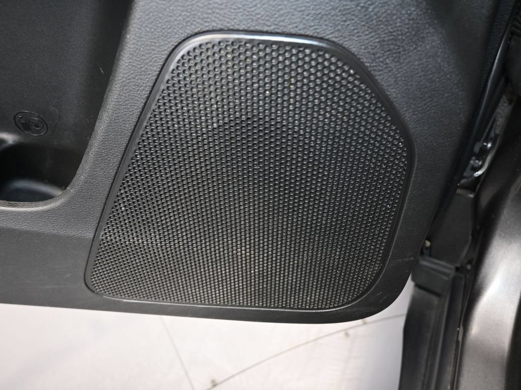 Used 2019 Jeep Cherokee Limited FWD image 14