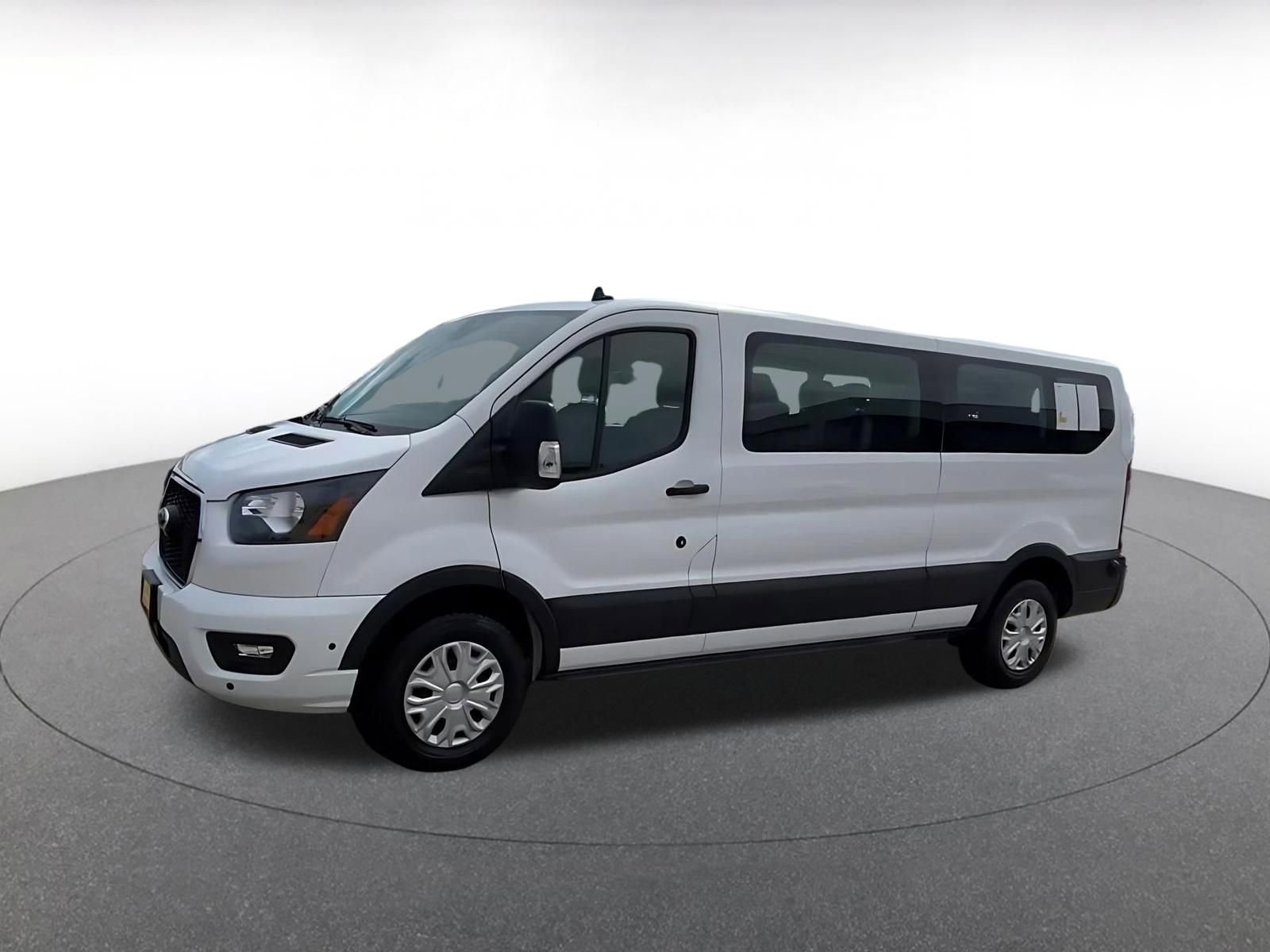Used 2024 Ford Transit 350 XLT RWD image 8